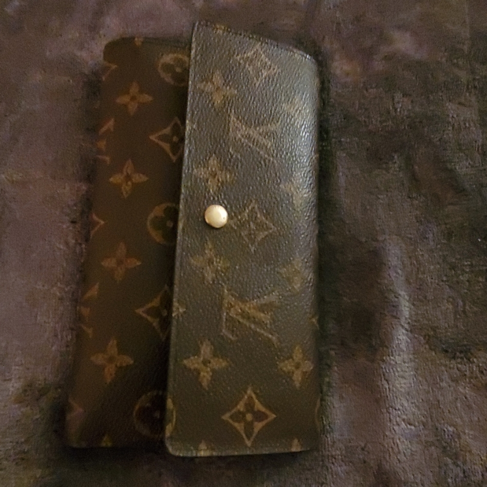 Vintage louis Vuitton wallet